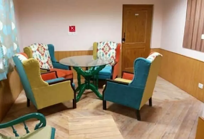 ホテル The Cliffe Cafe & Cottages