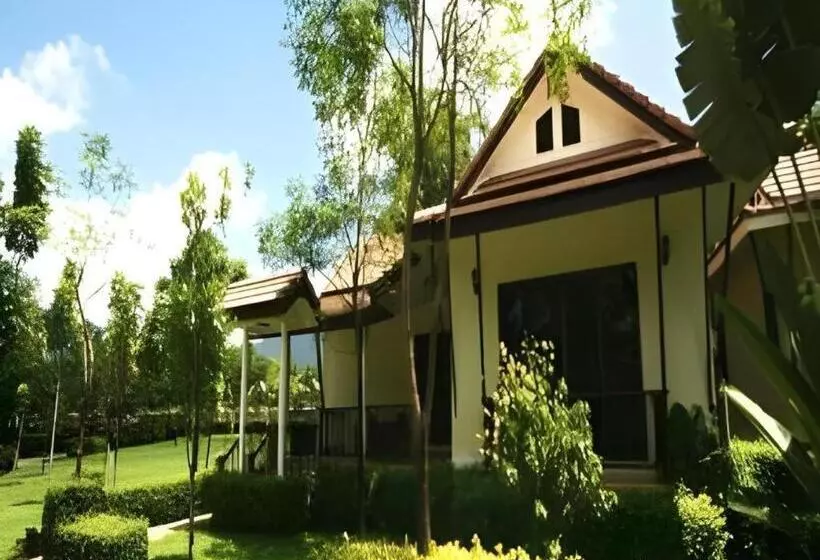 Hotelli The Forest Home Resort