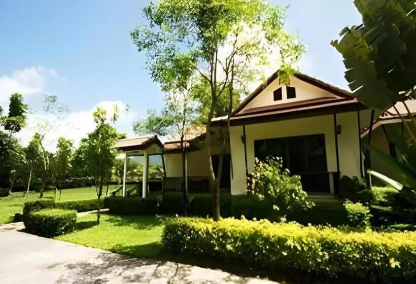 Hotelli The Forest Home Resort