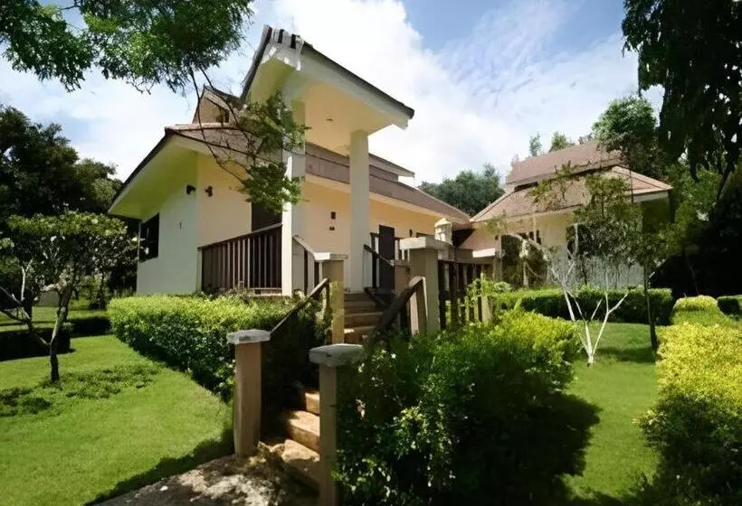 Hotelli The Forest Home Resort