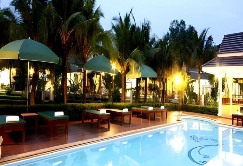 Hotel The Forest Home Resort