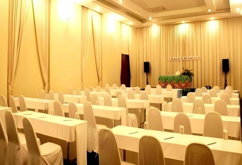 Hotel The Forest Home Resort