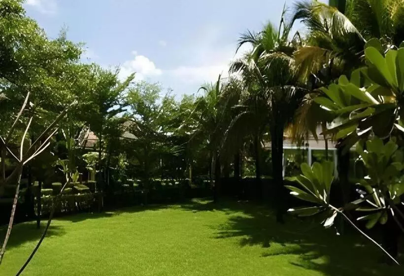 Hotelli The Forest Home Resort