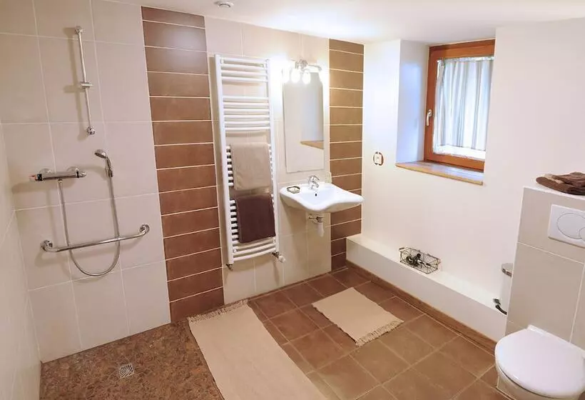 ペンション La Boutarie Chambre D Hôtes