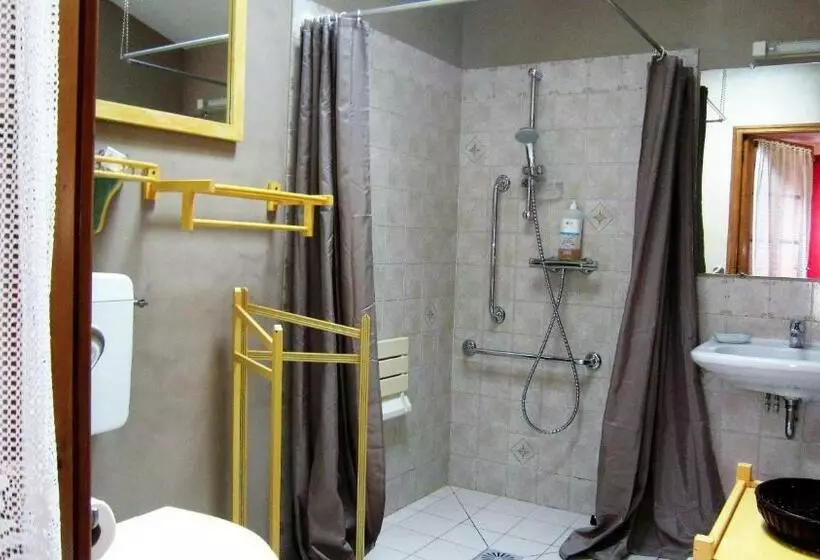 Majatalo Le Clos De La Garenne Maison D Hôtes