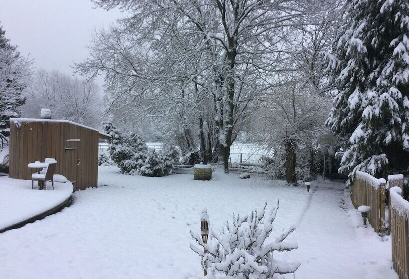 펜션 Les Crinieres En Brie