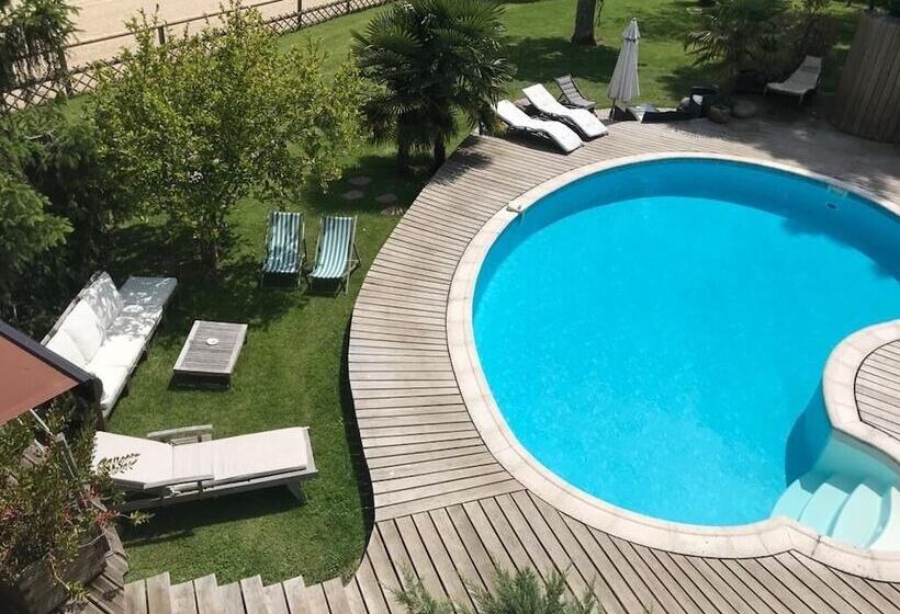 펜션 Les Crinieres En Brie