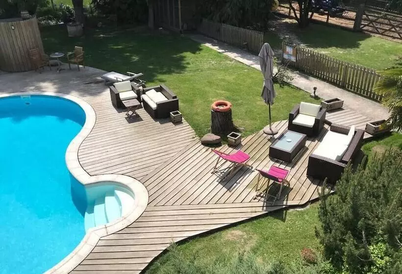 Majatalo Les Crinieres En Brie