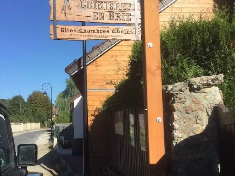 Majatalo Les Crinieres En Brie