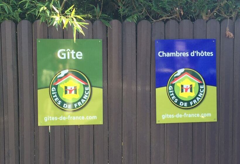 펜션 Les Crinieres En Brie