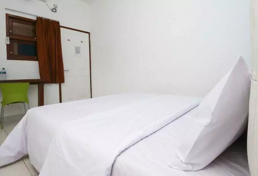 ペンション Sky Inn Rempoa Jakarta