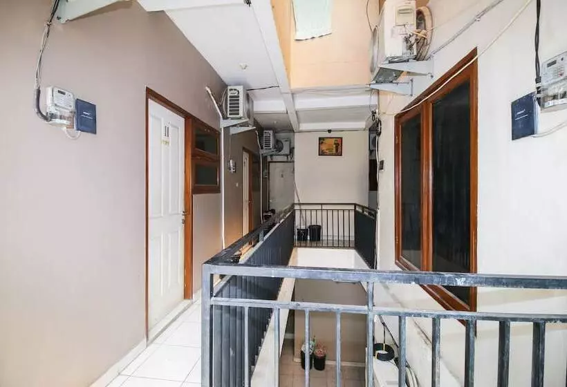 ペンション Sky Inn Rempoa Jakarta