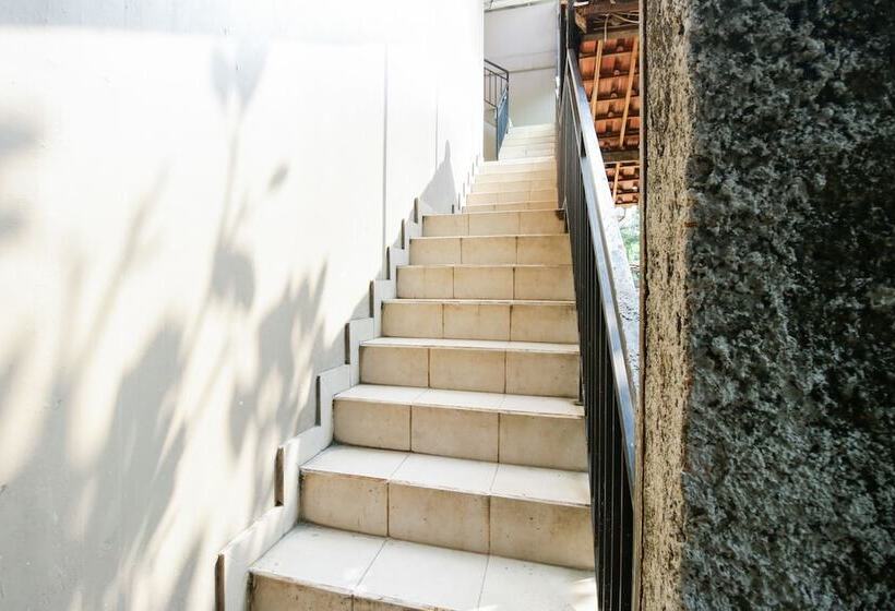 ペンション Sky Inn Rempoa Jakarta