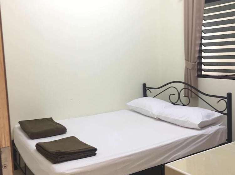 פנסיון Triple S House