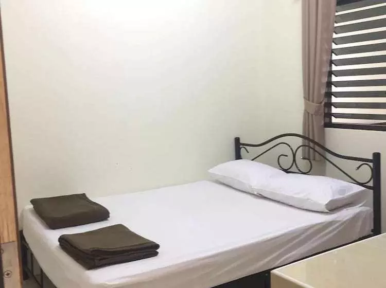 ペンション Triple S House