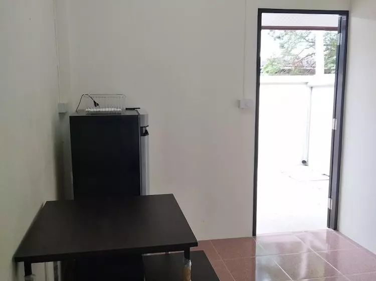 ペンション Triple S House