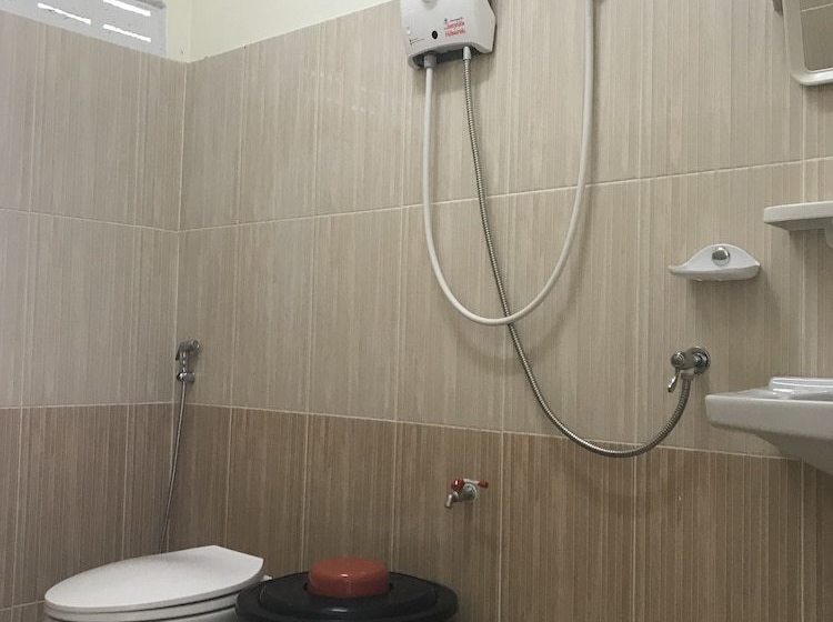 פנסיון Triple S House