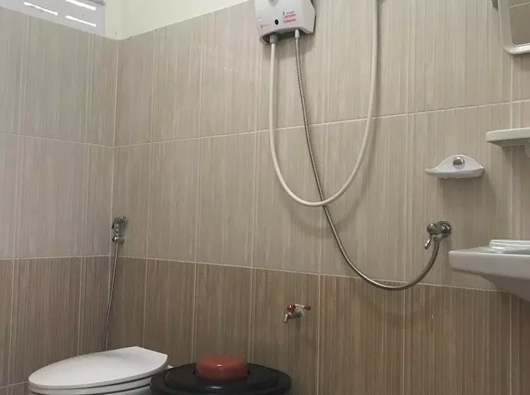 ペンション Triple S House