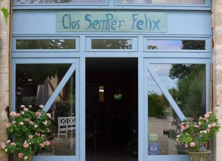 ベッドアンドブレックファースト Chambres D Hôtes Du Clos Semper Felix