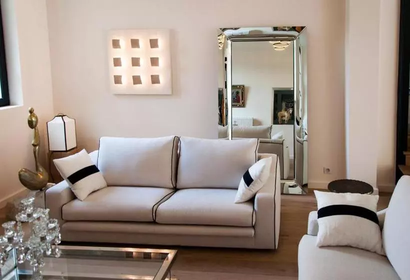 Aamiaismajoitus (B&B) Par Monts Et Par Vaux