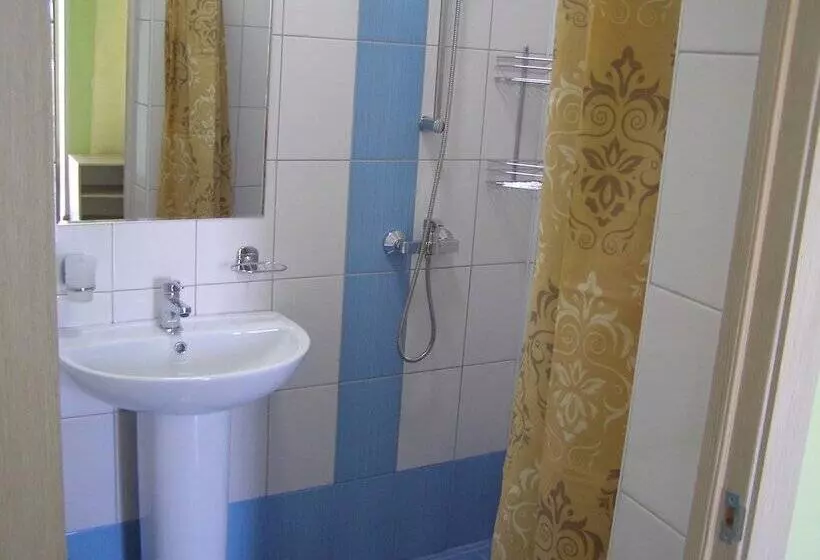 هتل Dobry Bobr