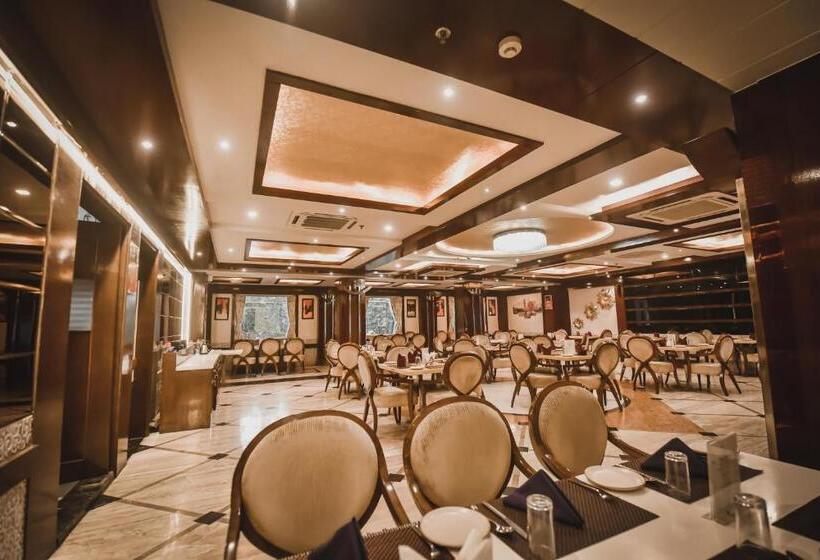 فندق Konark Grand