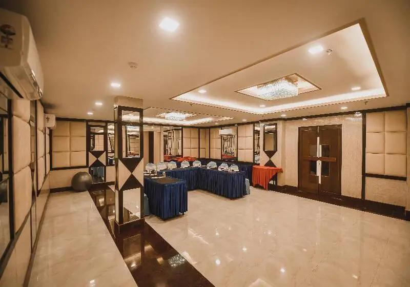 Hotelli Konark Grand