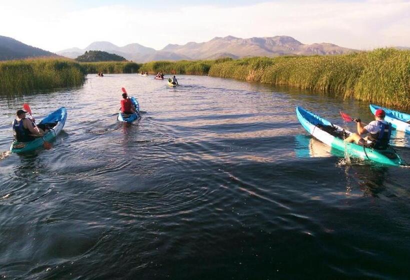בית מלון כפרי Merlot