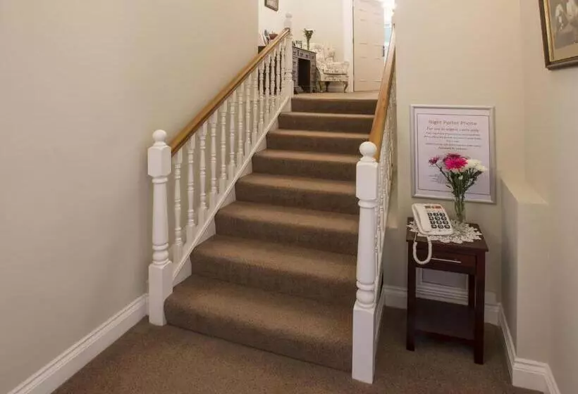 Hotelli The Old Hall