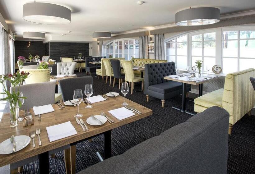 ホテル The Old Hall