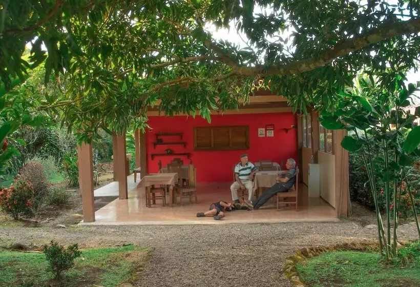 Hotelli Paraiso Volcano Lodge