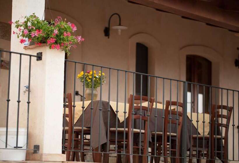 فندق ريفى Agunì Agriturismo & Locanda
