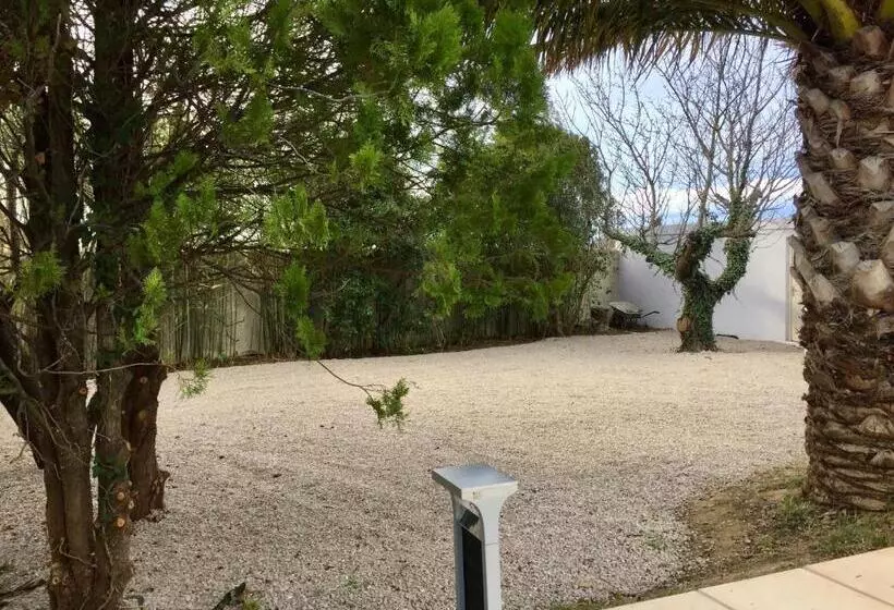 Majatalo Clos De La Colombe