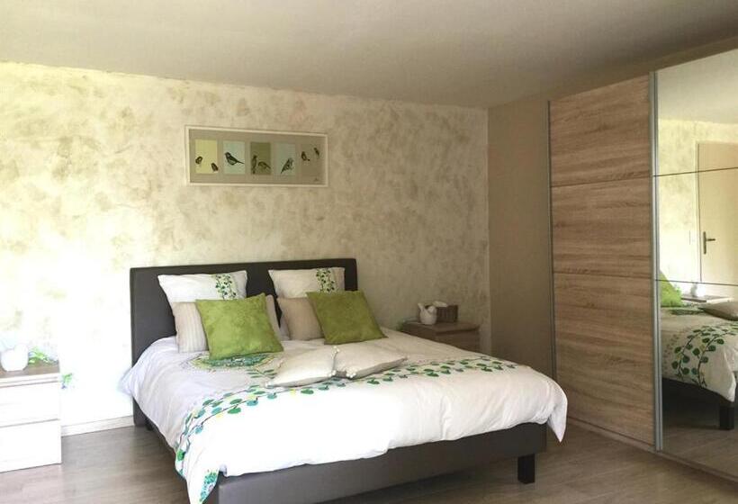 بنسيون Clos De La Colombe