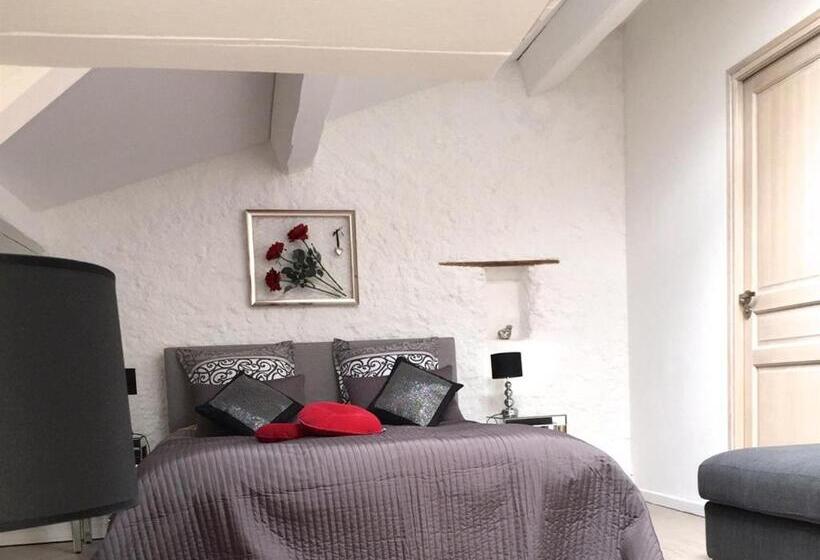 بنسيون Clos De La Colombe