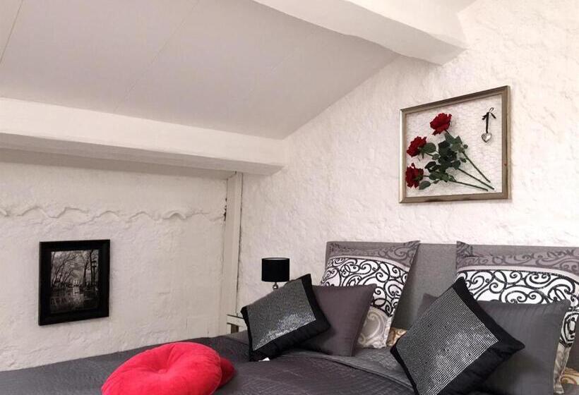 بنسيون Clos De La Colombe