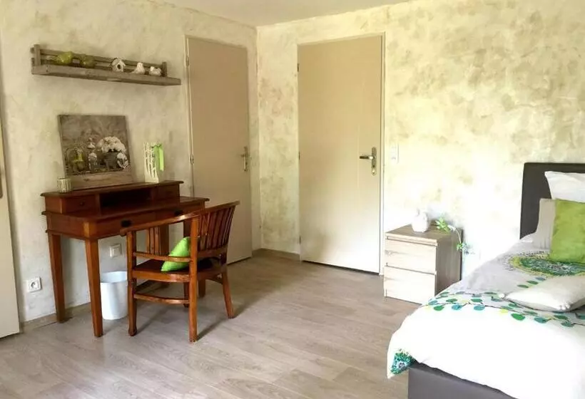 Majatalo Clos De La Colombe