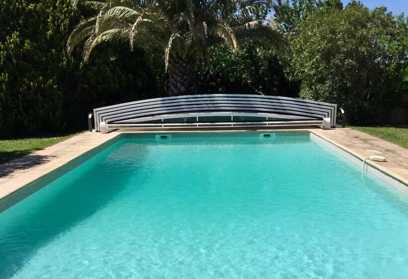 بنسيون Clos De La Colombe