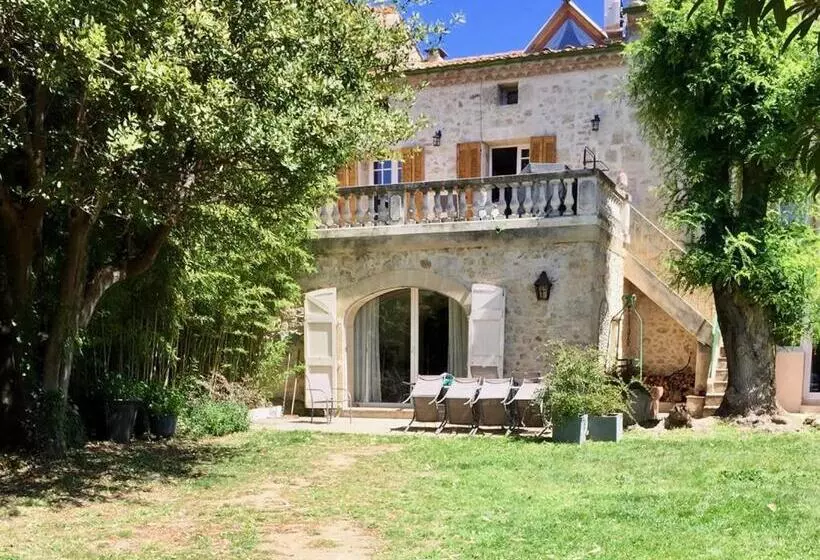 Majatalo Clos De La Colombe