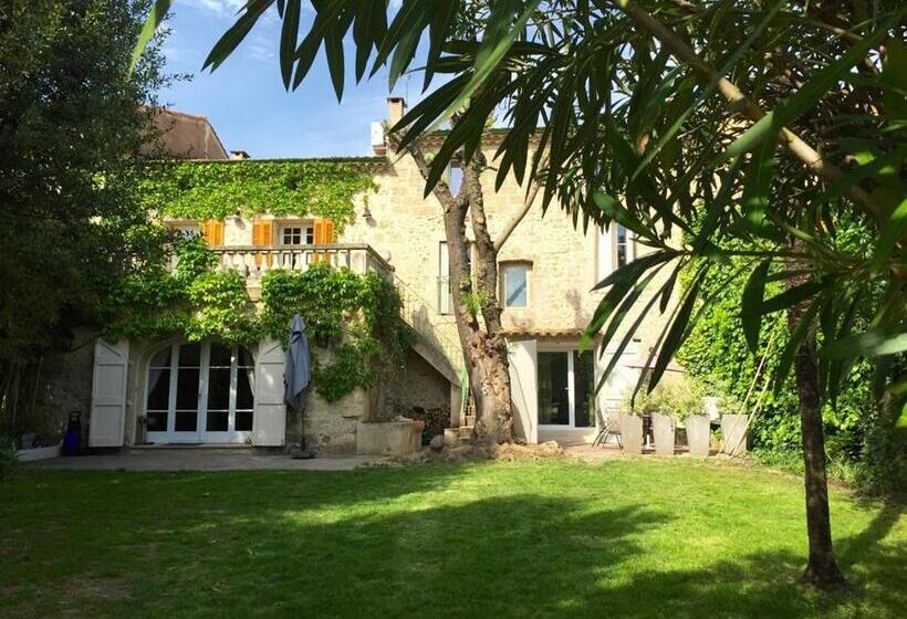 بنسيون Clos De La Colombe