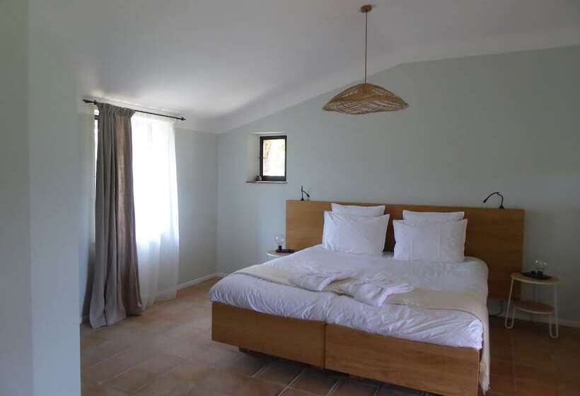 פנסיון Saint Quentin