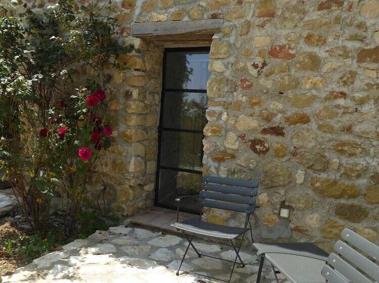 פנסיון Saint Quentin