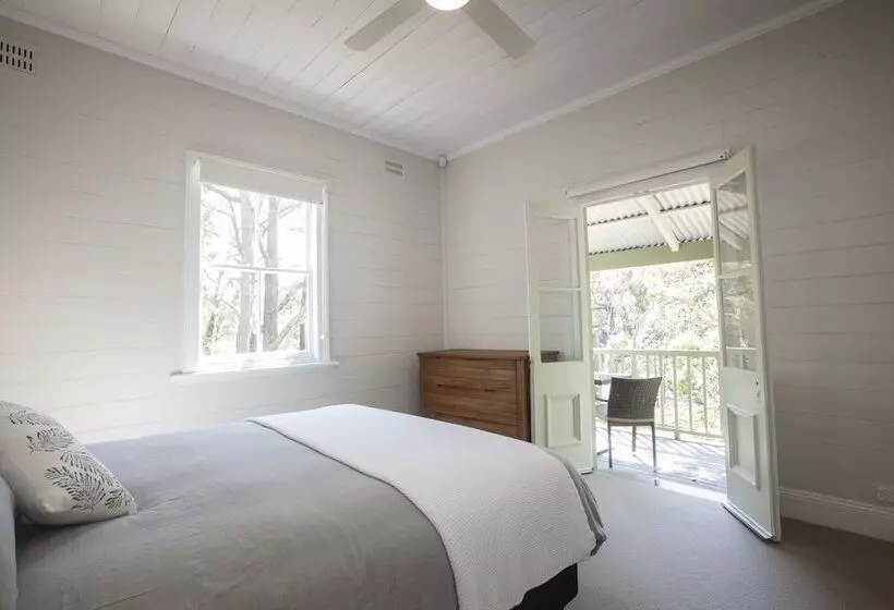 Royal National Park Cottages