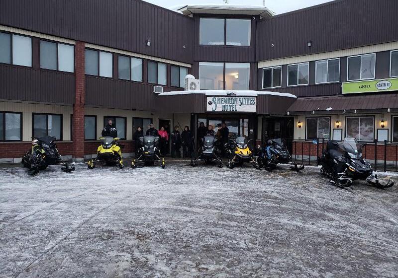 ホテル Shemron Suites