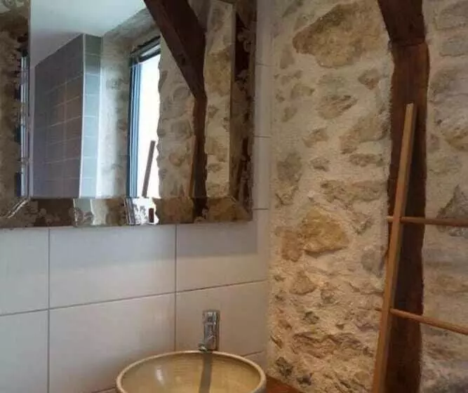 Majatalo Bout De Cote