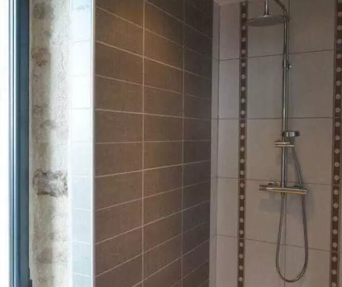 Majatalo Bout De Cote