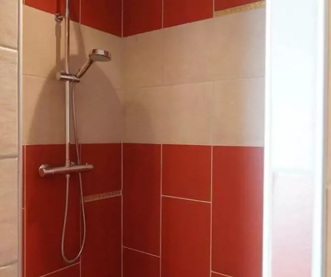 Majatalo Bout De Cote