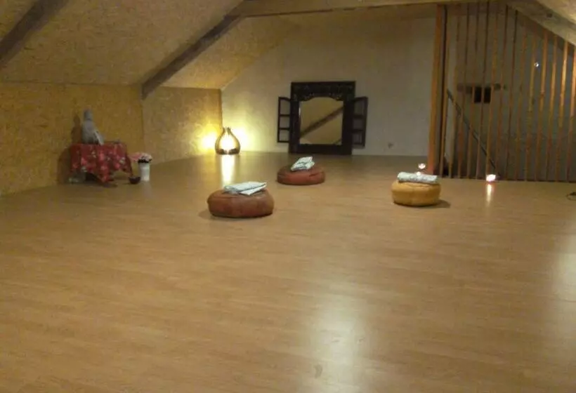 Majatalo Bout De Cote