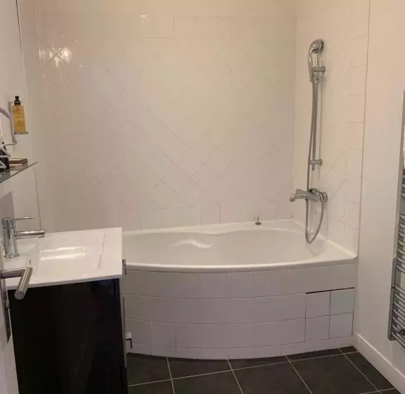 Majatalo Maison Charles Maurice