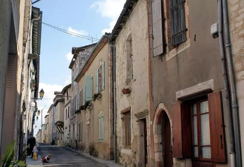 ベッドアンドブレックファースト Les Chimeres